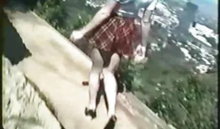 Şehvetli üvey anne erotik öpüşme