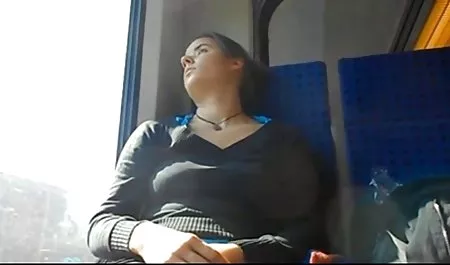 Cecile büyük bir eşek ile grup seks filmi becerdin alır