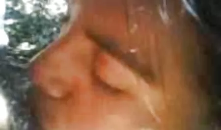 Slutty Abanoz konulu lezbiyen film fahişe seks eylemi katıl