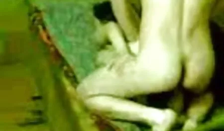 18 bakire seks - esmer güzeli Vicki grup erotik film onu külot bırakır
