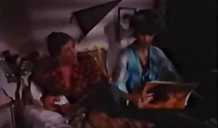 Bağlı hayvan insan porn sarışın sürtük vamp zevk alır