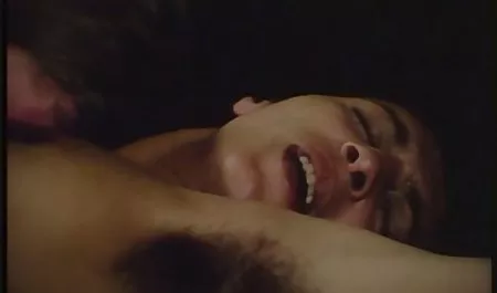 Güzel bir Asya camgirl çalışır 1 taksi pornosu kez kıçından bir oyuncak oldu