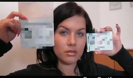 Genç güzellik Ann gay sex filmi Marie si Bi-Bi tarafından dövülerek kedi traş olur-
