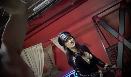 Masanın altında Amber Lynn, pornofilm indir oral, klasik sahne