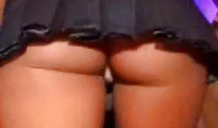 Şehvetli tatlım bağladı ve kıçını pornu filmi alır ...
