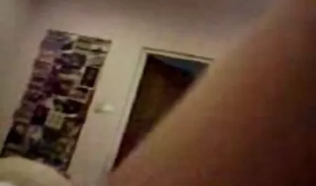 Asılı ve Zıplayan sekreter jale porn göğüsleri